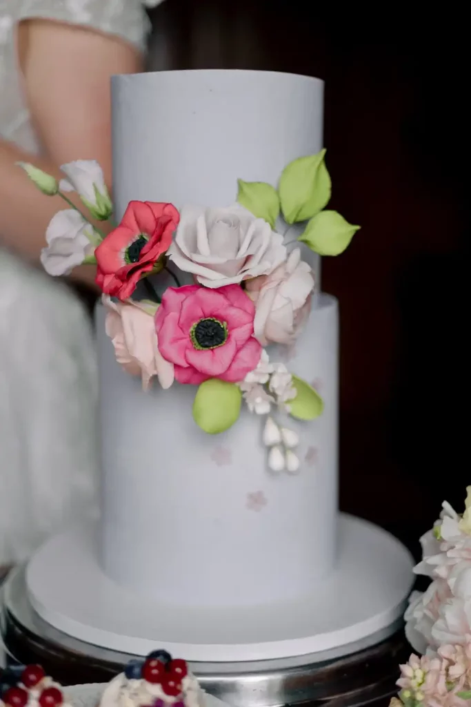 Création de gâteau de mariage élégant réalisée avec précision à Dijon