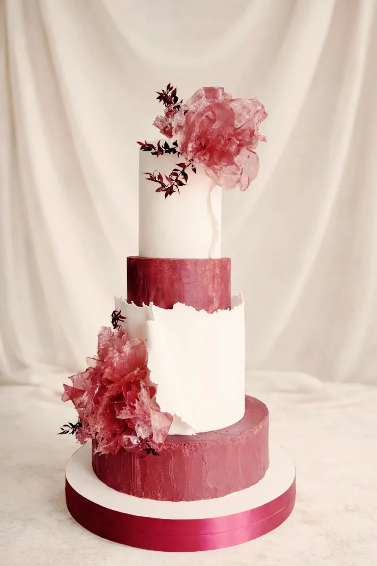 Wedding cake Dijon Bourgogne Franche-Comté blanc et rose avec fleurs élégantes