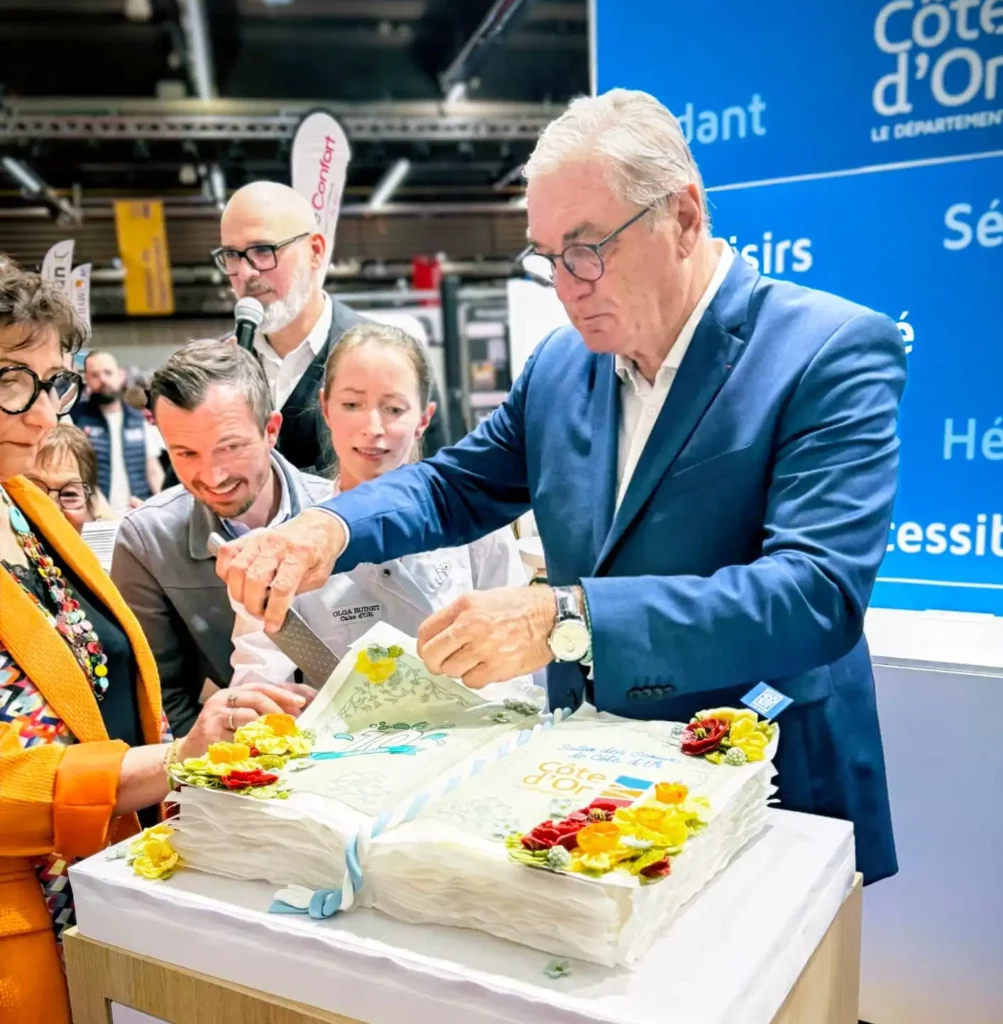 Gâteau d’entreprise à Dijon pour événement professionnel, design élégant et sur mesure